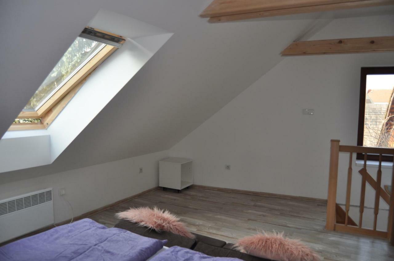 Ferienwohnung Domek Na Betleme Hlinsko Exterior foto