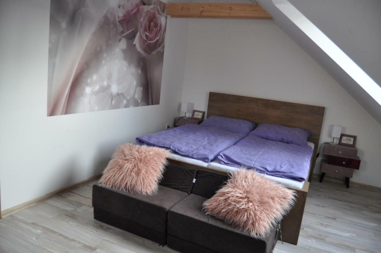 Ferienwohnung Domek Na Betleme Hlinsko Exterior foto